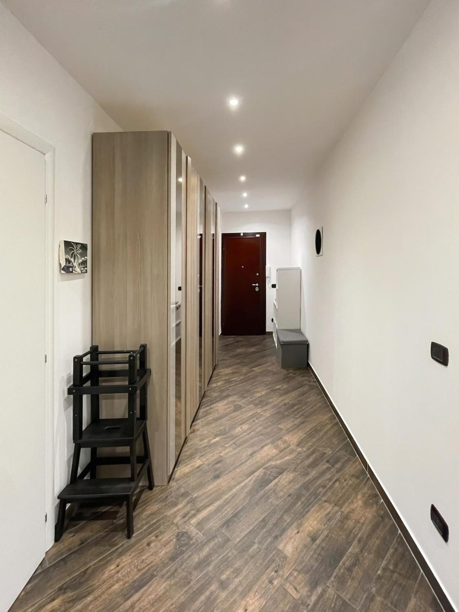 Roominrome Alexander Apartment